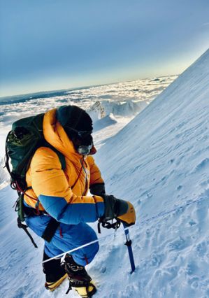 Climbing the Kanchenjunga Mountain